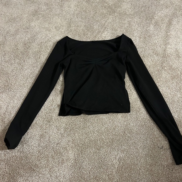 black top - Picture 1 of 1
